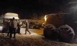 Batman’da köy yolunda mahsur kalan 10 kişi kurtarıldı