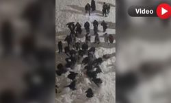 Hakkâri’de çatıdan düşen kar kütlesi iki öğrenciyi yaraladı