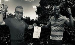 Hakkarili dağcı Kilimanjaro zirvesinde