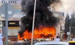 Seyir halindeyken alev alan halk otobüsü küle döndü