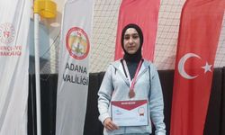 Özalplı öğrenci bilek güreşinde Türkiye üçüncüsü oldu