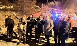 Vali yardımcıları dev kayaların düştüğü bölgede inceleme yaptı