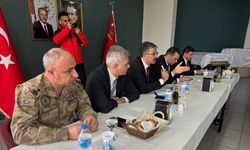 Vali Ali Çelik, Yüksekova’da Muhtarlarla İstişare Toplantısı Yaptı