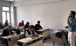 Yüksekova’da Halk Eğitimi Merkezi'nde Kürtçe Seferberliği