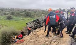 Yolcu otobüsü şarampole yuvarlandı! Çok sayıda ölü ve yaralı var