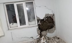 Hakkari'de dev Kaya Parçası Eve İsabet Etti