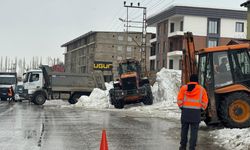 Dağlıca yolundaki karlar şehir dışına taşındı