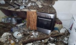 Hakkâri’de Yağış Faciası: Toprak Ev Çöktü, 4 Kişilik Aile Son Anda Kurtuldu