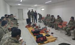 Derecik’te Askerlere Afet ve Arama-Kurtarma Eğitimi