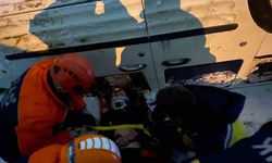 Kars’ta takla atan hafif ticari araçta can pazarı yaşandı