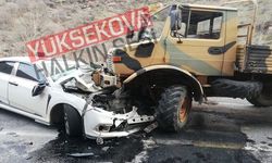 Hakkari’de askeri araç ile sivil otomobilin çarpıştı: 1 Yaralı
