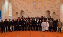 Depremde hasar gören tarihi Selahattin Eyyubi Camii yeniden ibadete açıldı