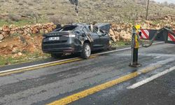 Mardin’de kontrolden çıkan otomobil takla attı: 3 yaralı