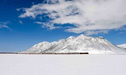 Van Gölü Ekspresi, Kirkor Dağı manzarasıyla görsel şölen sunuyor