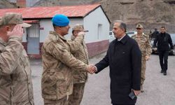 Vali Taşyapan’dan Zap Jandarma’ya Bayram Ziyareti