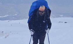 Vanlı dağcı, Ağrı Dağı zirvesine tek başına tırmandı