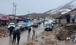 Çukurca Sınır Kapısı Kilitlendi: Vatandaşlar Çözüm Bekliyor