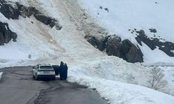Hakkari Merga Bütan Kayak Merkezi’nde  Araçlar Mahsur Kaldı