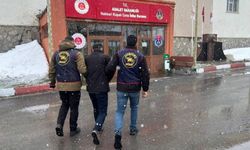 Hakkari’de Aranan Hükümlü Sınır Kapısında Teslim Oldu