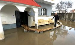 Yüksekova’da Venedik çilesi: Evlere giriş tahtadan köprülerle sağlanıyor