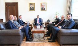 Hakkari Heyetinden İçişleri Bakanlığına Atanan Ali Çelik’e "Hayırlı Olsun" Ziyareti