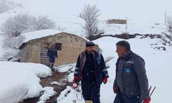 Hakkari’de kar altında su deposu kontrolü