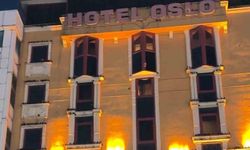 Yüksekova’da gökyüzünden gelen sürpriz: Yüzlerce sığırcık binaları kapladı!