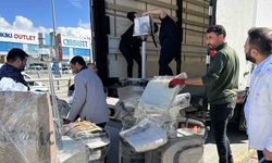 İran’daki savaş mağdurları için Van’dan 3 yardım tırı gönderildi