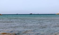 İran, İsrail'in ateşkes ihlali nedeniyle Hürmüz Boğazı'nı yeniden kapattı