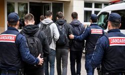 İzmir'de okul saldırısı hazırlığı iddiası: 8 öğrenci gözaltına alındı