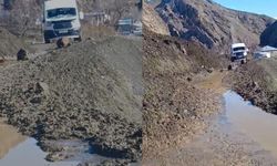 Kamışlı-Geçitli yolunda heyelan meydana geldi
