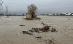 Yüksekova’da Nehil Çayı’nın  Debisi Yükseldi