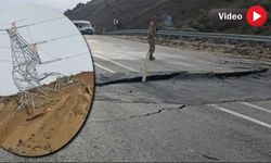 Hakkari-Yüksekova yolunda Heyelan: Karayolu yarıldı