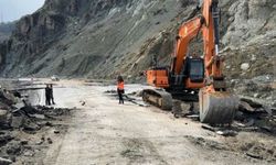 Hakkari–Van yolu sabah 06.00’ya kadar trafiğe kapatıldı