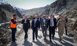 Vali Taşyapan Heyelan Bölgesinde İnceleme Yaptı