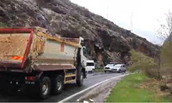 Şemdinli-Derecik kara yolu ulaşıma kapandı