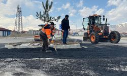 Yüksekova’da asfalt yama çalışması başlatıldı