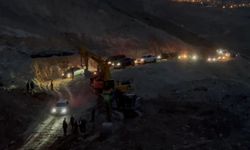 Hakkari Valiliği’nden Yol Açıklaması: Alternatif Yol Ulaşıma Açıldı