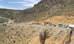 Hakkari-Van alternatif yolu yine kapandı: Vatandaşlar tepkili