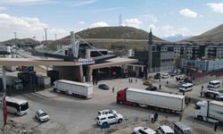 Sağlık Bakanlığı’ndan İran’a ikinci etap insani yardım amaçlı tıbbi malzeme gönderildi