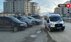 Yüksekova’da Kaldırımlara Park Eden Araçlara Cezai İşlem