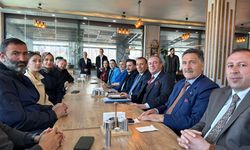 Yüksekova AK Parti Teşkilatı Gazetecilerle Kahvaltıda Bir Araya Geldi