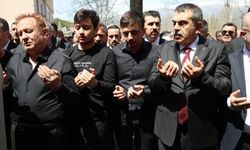 Saldırıda öğrencilerine siper olan öğretmen, gözyaşlarıyla son yolculuğuna uğurlandı