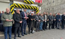 Yüksekova’da Beşer Eczanesi Hizmete Açıldı