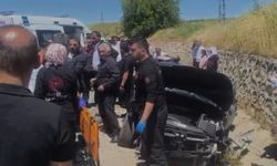 Batman’da istinat duvarına çarparak duran otomobildeki 5 kişi yaralandı