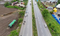 Tur otobüsü devrildi: 46 kişi yaralandı