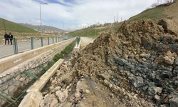 Pizok TOKİ Yolunda Ulaşım Bir Aydır Tek Şeritten Sağlanıyor