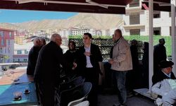 Hakkari DEM Parti’den Bıçaklı Saldırıya Uğrayan Psikolog Duman’a Ziyaret