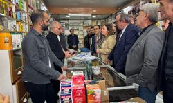 CHP Hakkari İl Örgütü Esnaf ve Vatandaşlarla Bir Araya Geldi