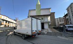 Yüksekova'da Cami Duvarı Tartışması: Mahalleli Yolun Daraltılmasına Tepkili